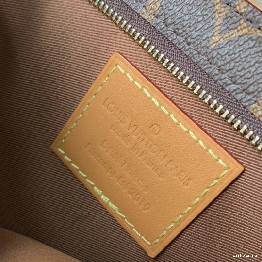 WIS VUITTON POUCH LOUIS 0906